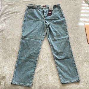 NWT Gloria Vanderbilt Amanda Classic Fit jean size 18